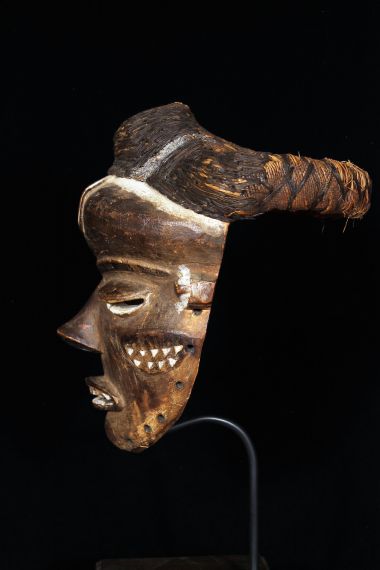 Pende Mbuye Mask